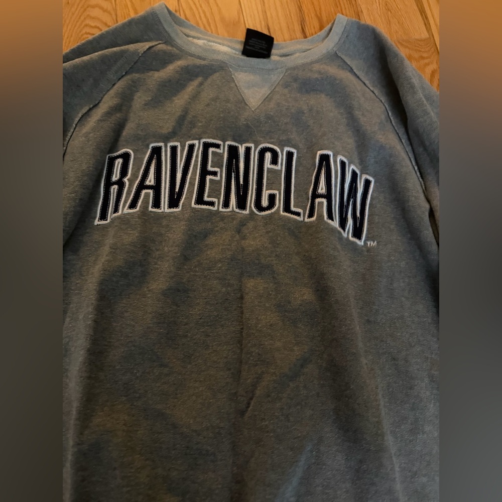 Universal Studios The Wizarding World of Harry Potter Ravenclaw Sweatshirt - Picture 2 of 6
